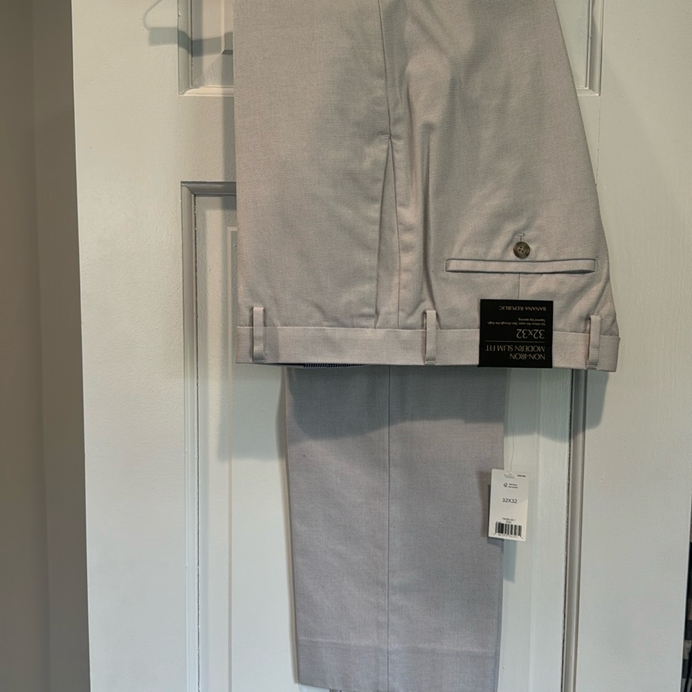Never worn Banana Republic Non-iron modern slim fit dress pants
